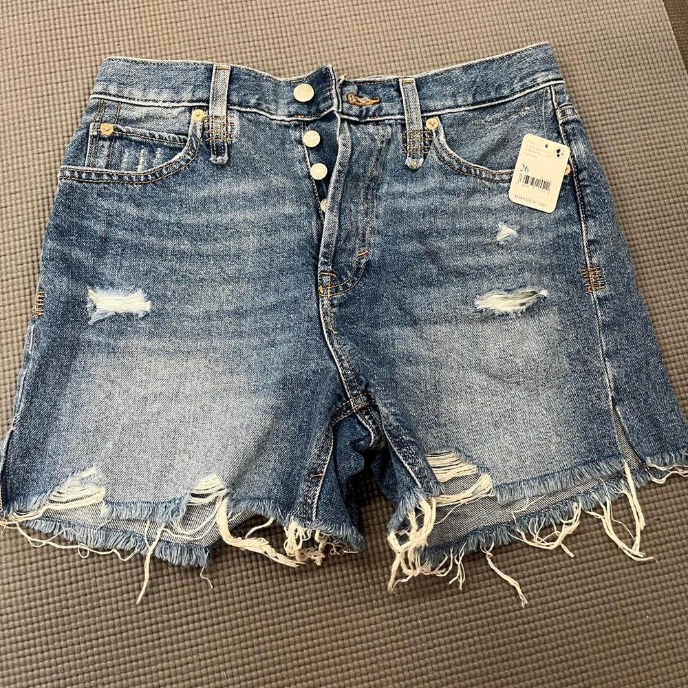 Free People Women’s Distressed Denim Shorts NWT Size 26